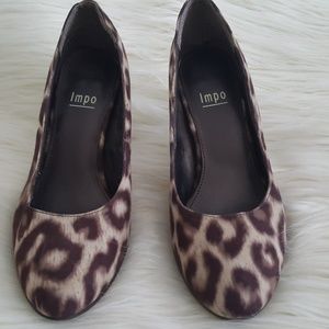 "SOLD" Animal print Heel Pumps